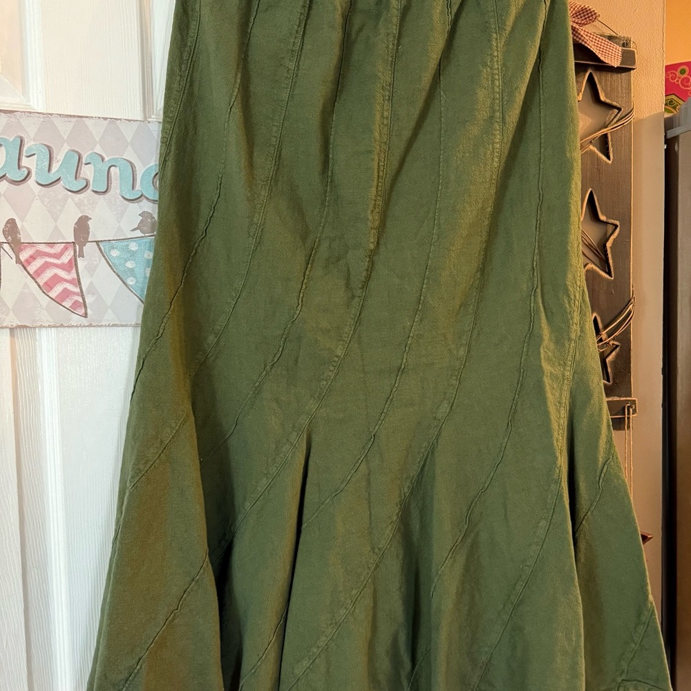 Green Midi A-Line Skirt with Pleats for Casual Wear